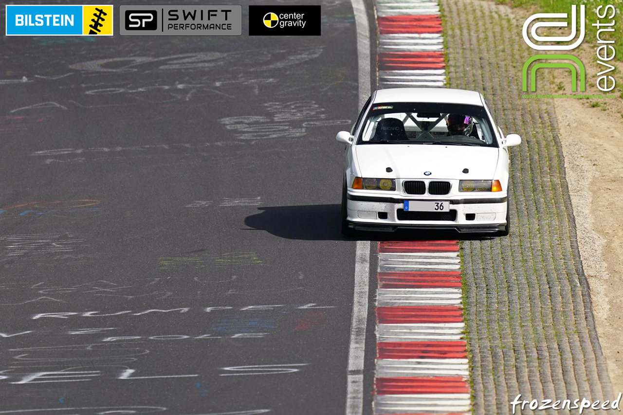 DN33E_01275HRD.jpg