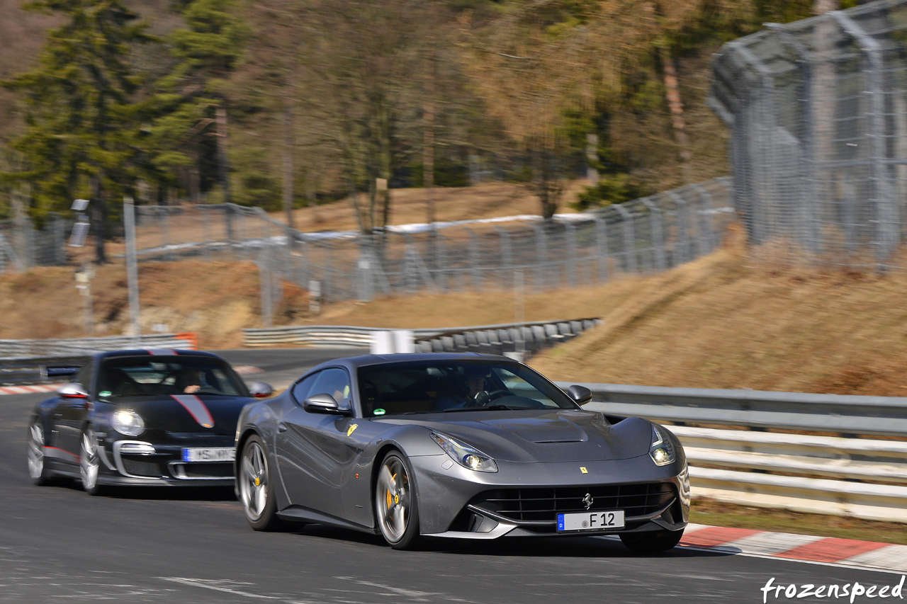 F12 Porsche duel